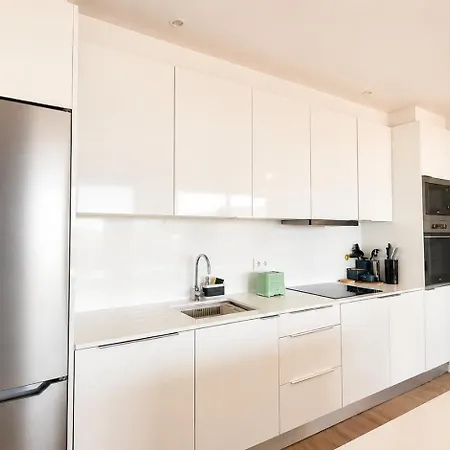 Vanguard View Apartment *