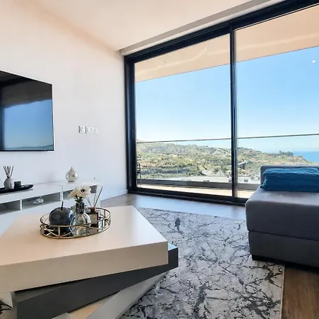 Vanguard View Camara de Lobos